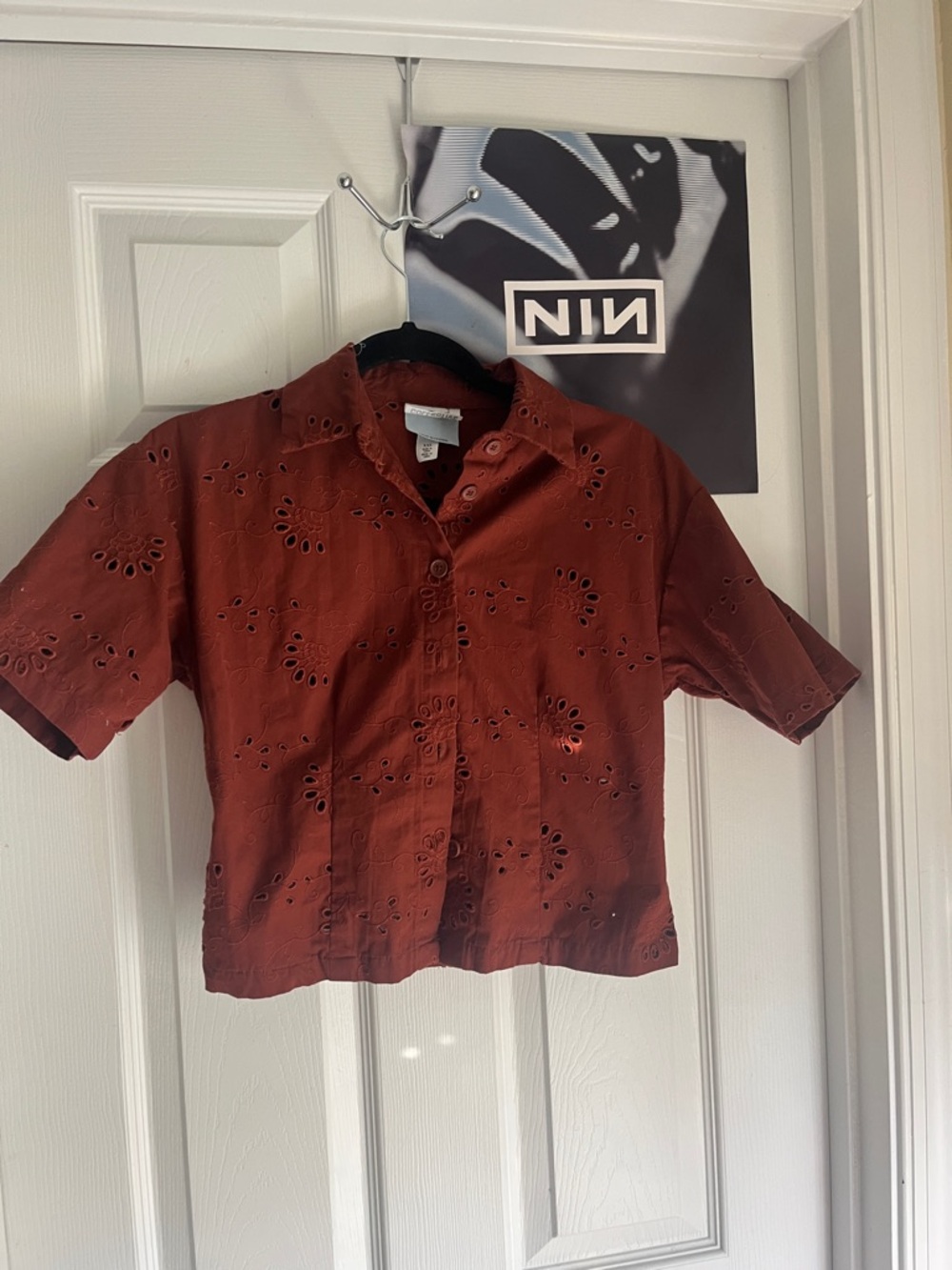 Cute cropped eyelet burnt orange collared top